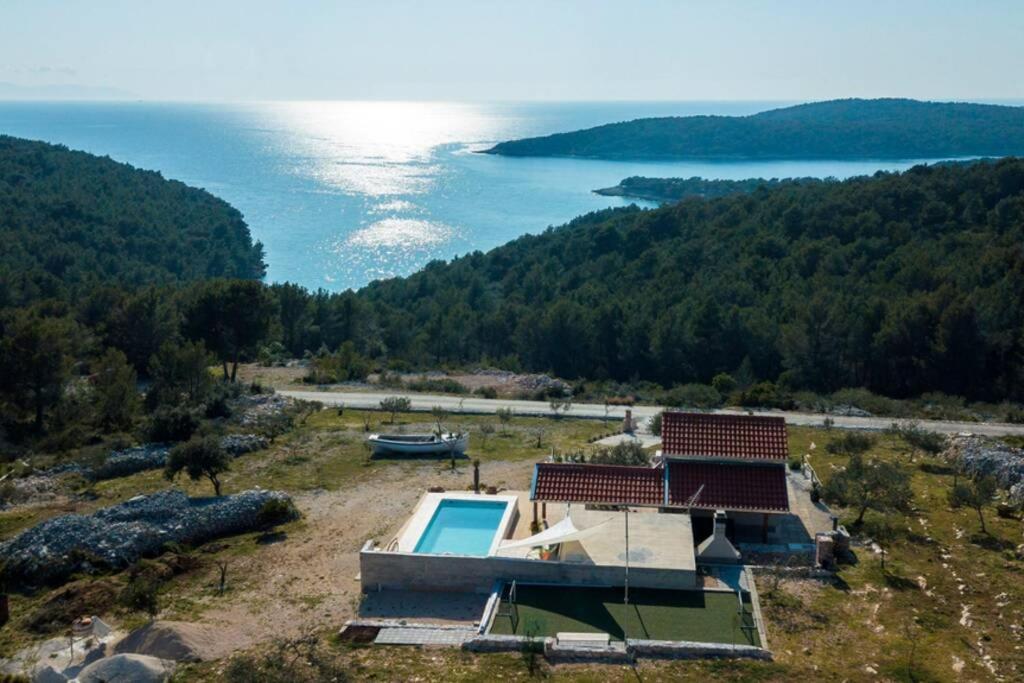 Isolated Paradise Adio Mare מילנה מראה חיצוני תמונה